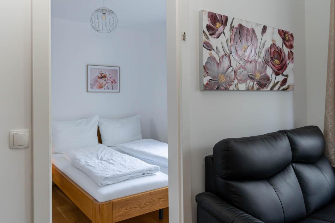 Modern Apartment With Tiny Garden Near City Center Vienne Extérieur photo