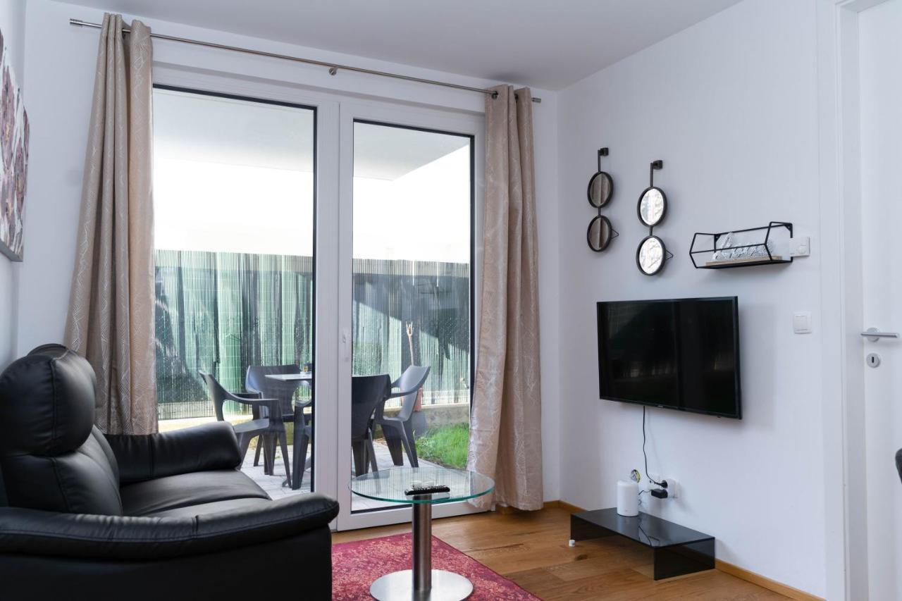 Modern Apartment With Tiny Garden Near City Center Vienne Extérieur photo